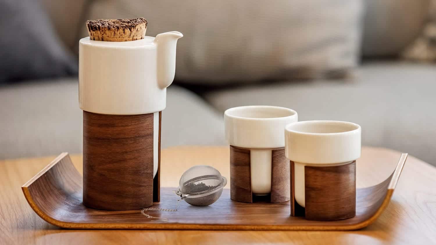 Чайный набор Tonfisk, чайник с пробкой, две кружки и поднос