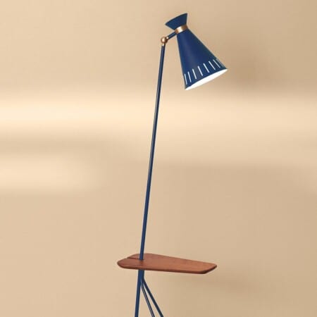 Торшер Warm Nordic Cone с полкой лазурно-синего цвета на светлом фоне
