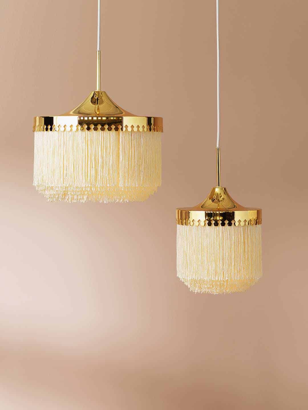 Два светильника подвесных светильника подвесных Warm Nordic Fringe кремового белого цвета на светлом фоне