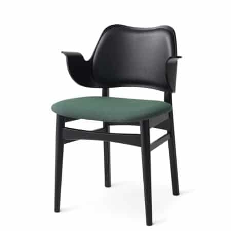 Обеденный стул Warm Nordic Gesture, черный бук черная кожа/темно-зеленые брызги на белом фоне вид сбоку
