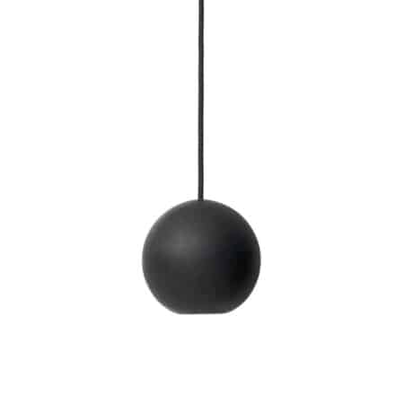 Подвесной светильник Mater Liuku Base Ball черная липа на белом фоне