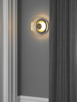 Настенный и потолочный бра светильник Nuura Blossi в сером интерьере