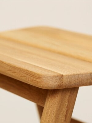 Сиденье деревянного табурета Form&Refine Angle