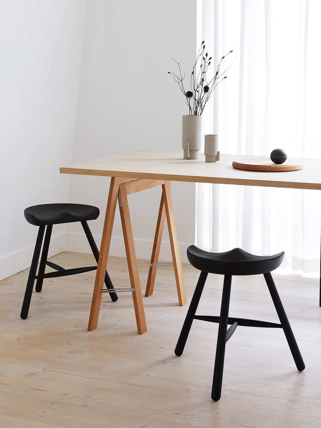 Дизайнерские стулья из бука Form&Refine Shoemaker