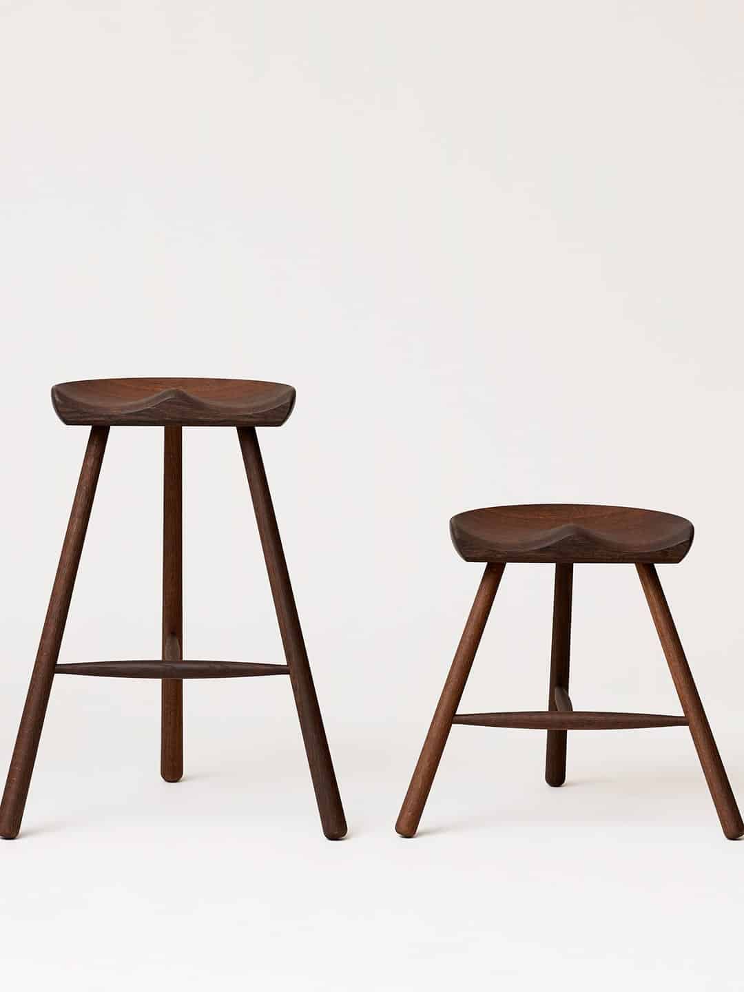 Дизайнерские стулья из копченого дуба Form&Refine Shoemaker