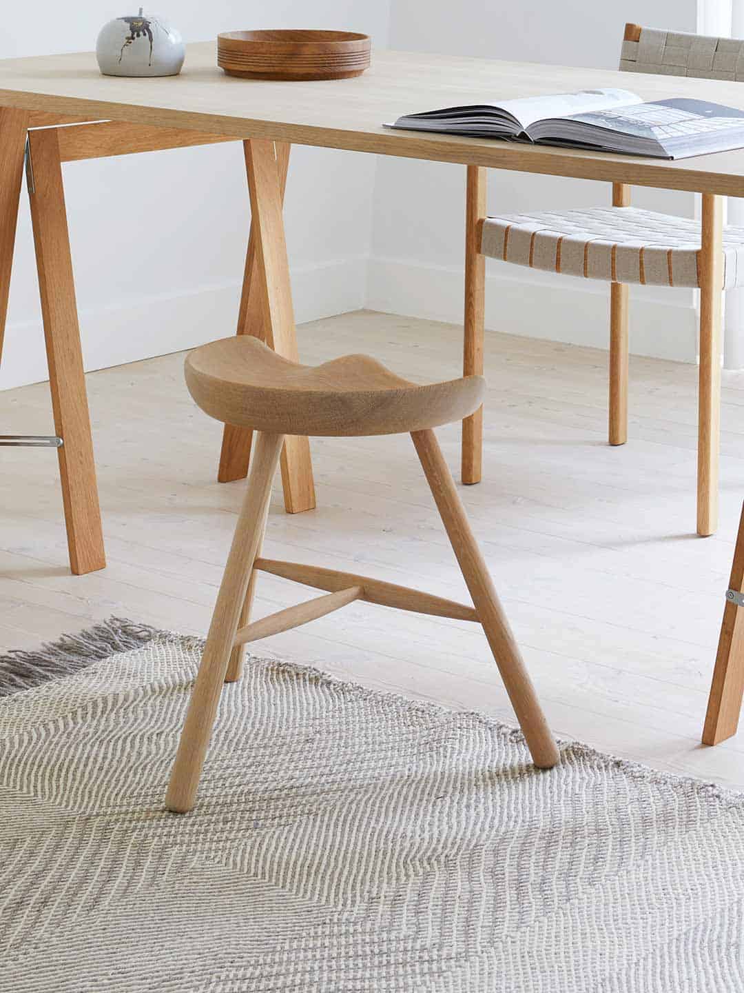 Стильный деревянный стул Form&Refine Shoemaker