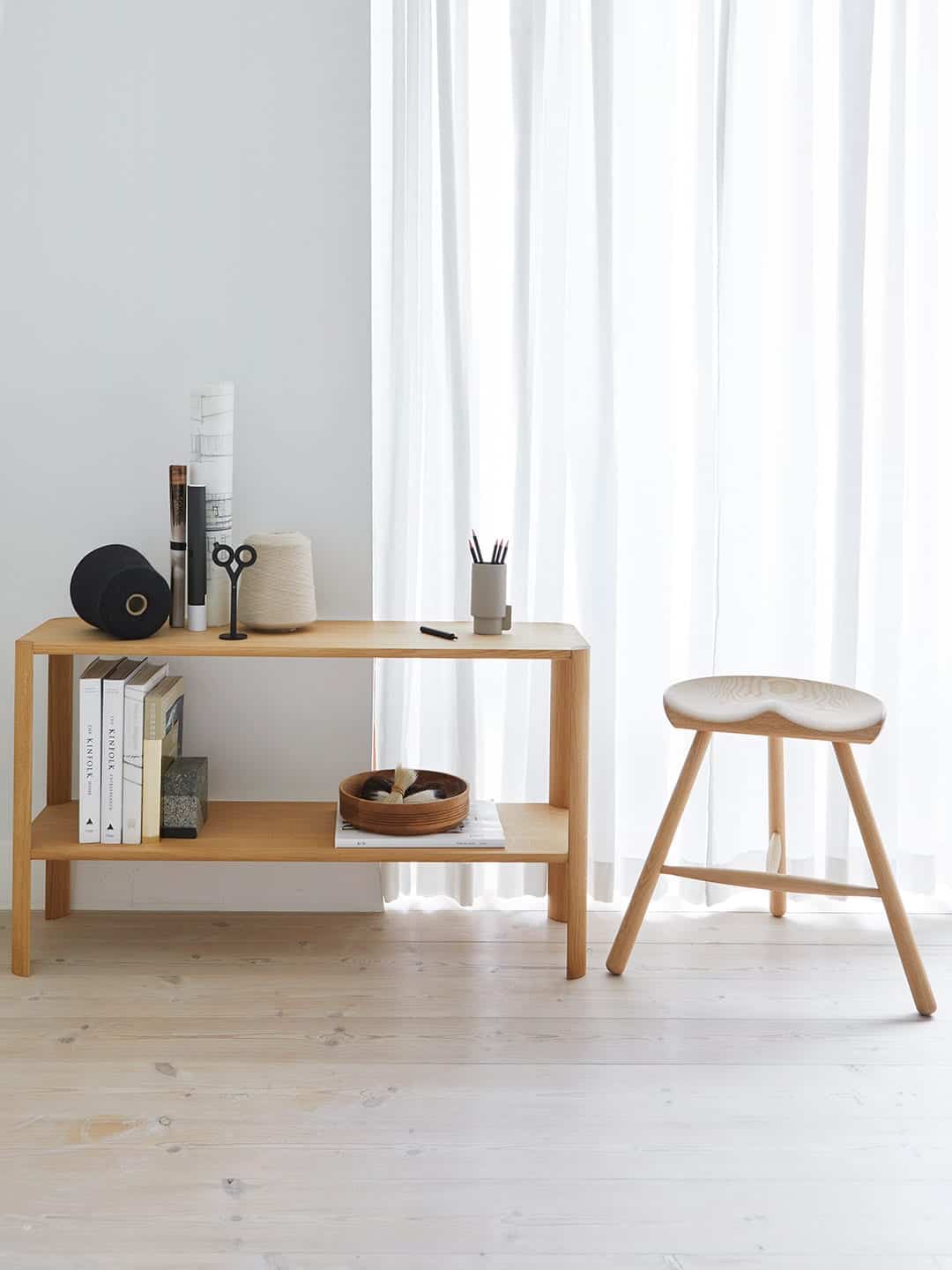 Деревянный стул в скандинавском стиле Form&Refine Shoemaker