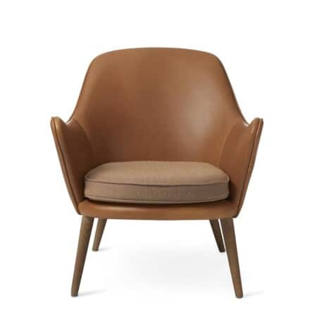Кресло для отдыха Warm Nordic Dwell желто-коричневая кожа/латте на белом фоне