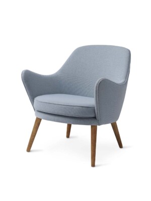 Кресло для отдыха Warm Nordic Dwell светло-голубой на белом фоне вид сбоку