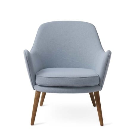 Кресло для отдыха Warm Nordic Dwell светло-голубой на белом фоне