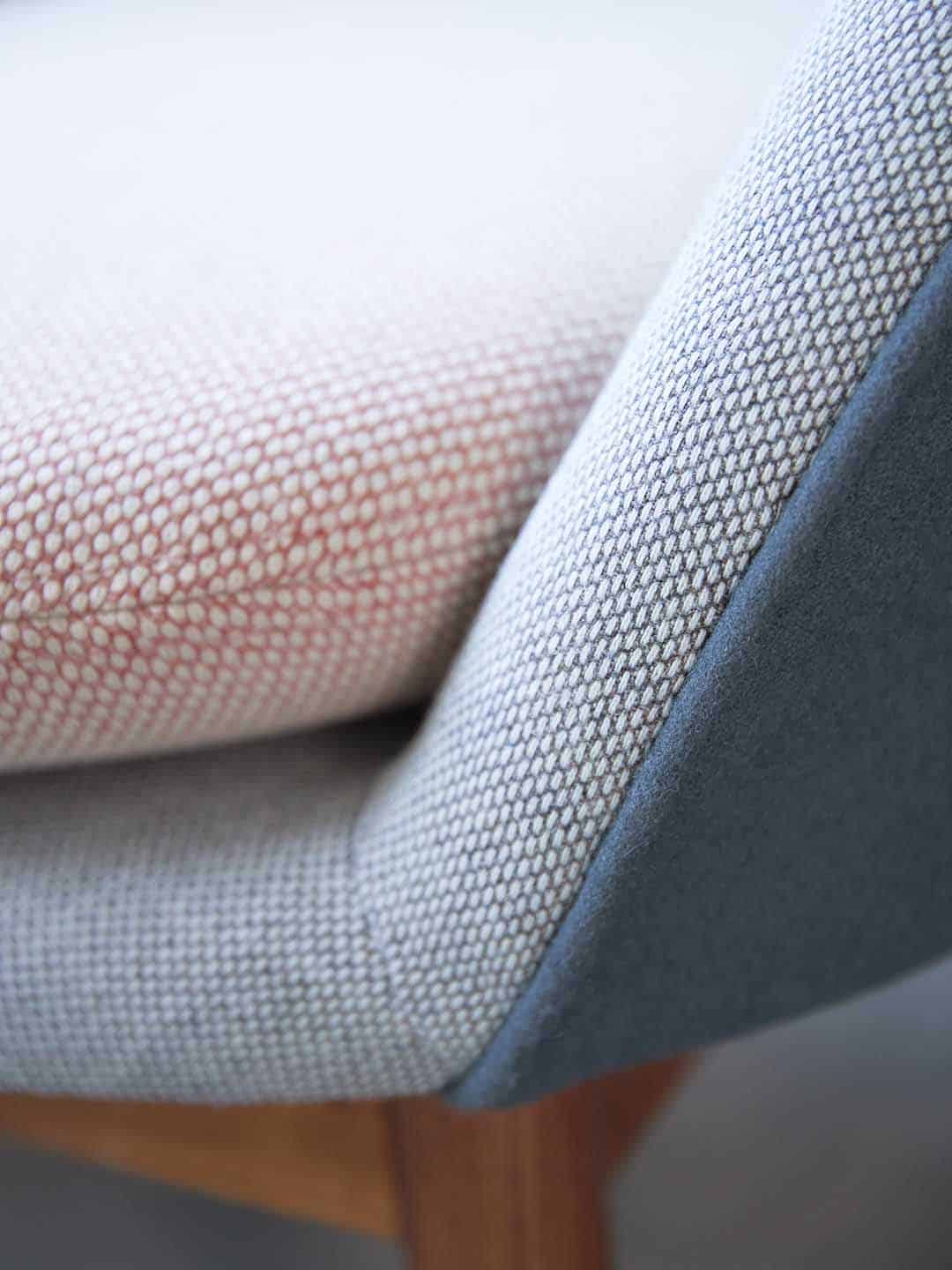 Детальная съемка дизайнерского кресла Warm Nordic Fried Egg