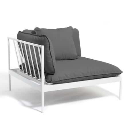 Дизайнерское угловое кресло Skargaarden Bönan светло-серый каркас/темно-серые подушки на белом фоне
