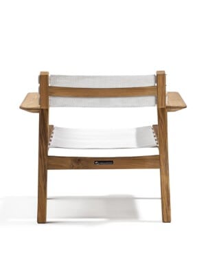 Кресло для отдыха Skargaarden Djurö тиковое дерево/white batyline на белом фоне вид сзади