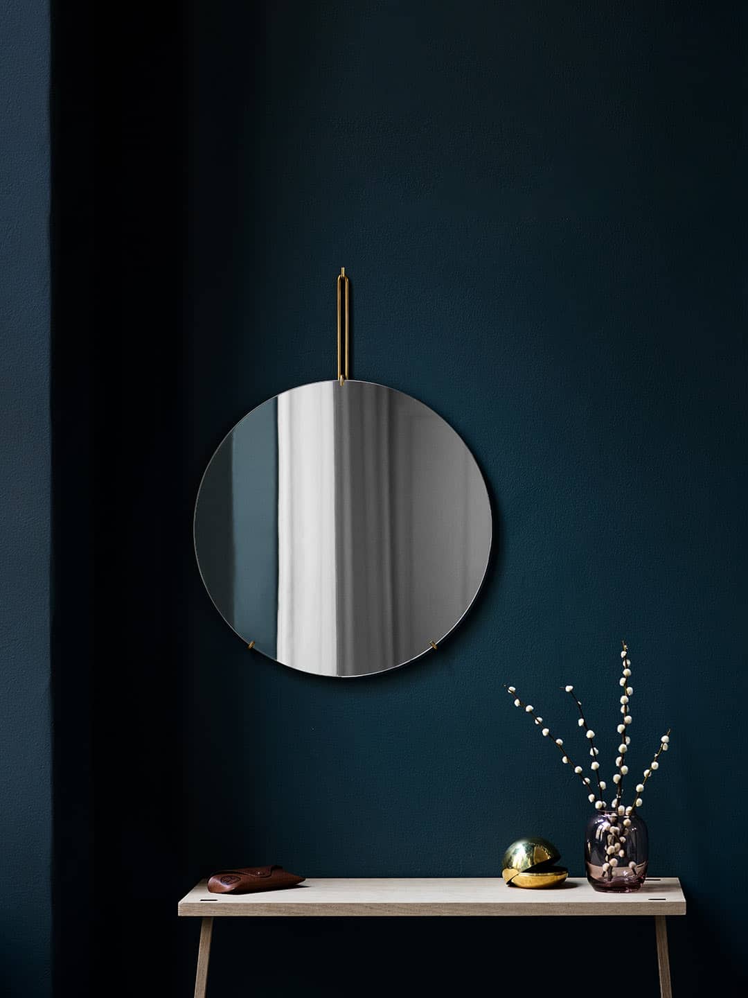 Круглое настенное зеркало в скандинавском стиле Moebe Wall