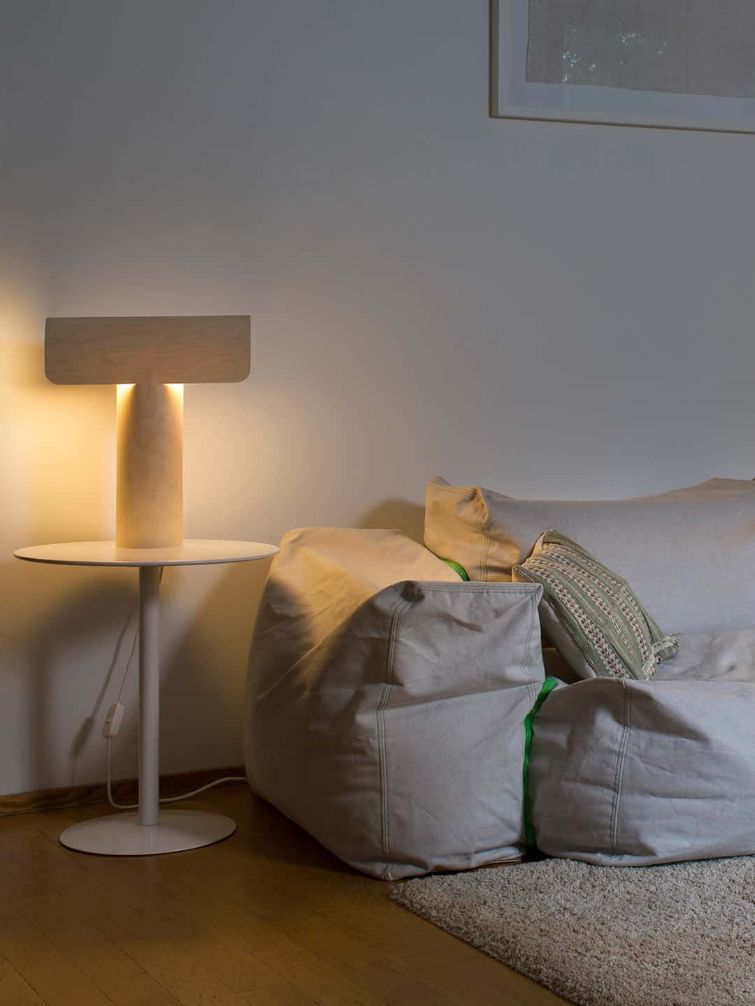 Дизайнерская настольная лампа в скандинавском стиле Secto Teelo