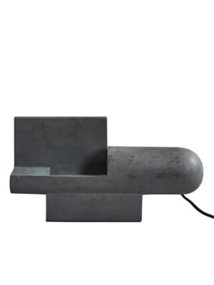 Дизайнерская настольная лампа из бетона 101Copenhagen Brutalist