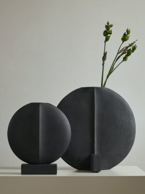 Коллекция декоративных ваз для современного интерьера 101Copenhagen Guggenheim