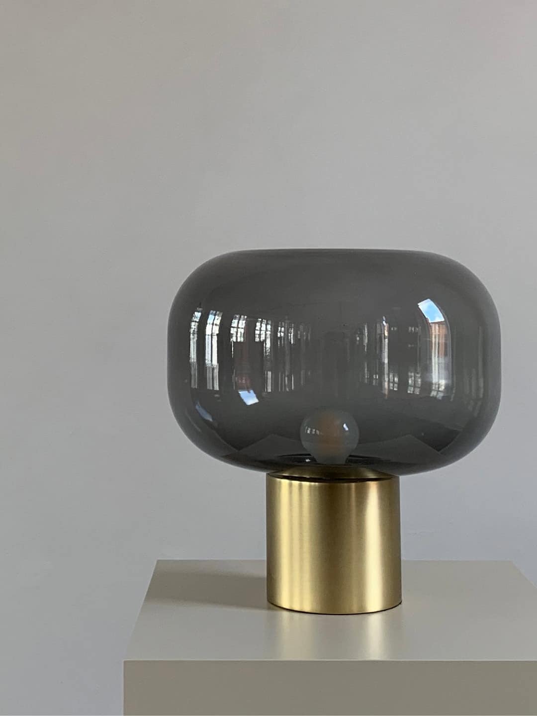 Настольная лампа из Дании со стеклянным плафоном