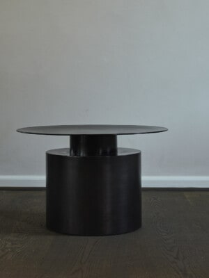 Металлический кофейный стол в современном стиле 101Copenhagen Pillar