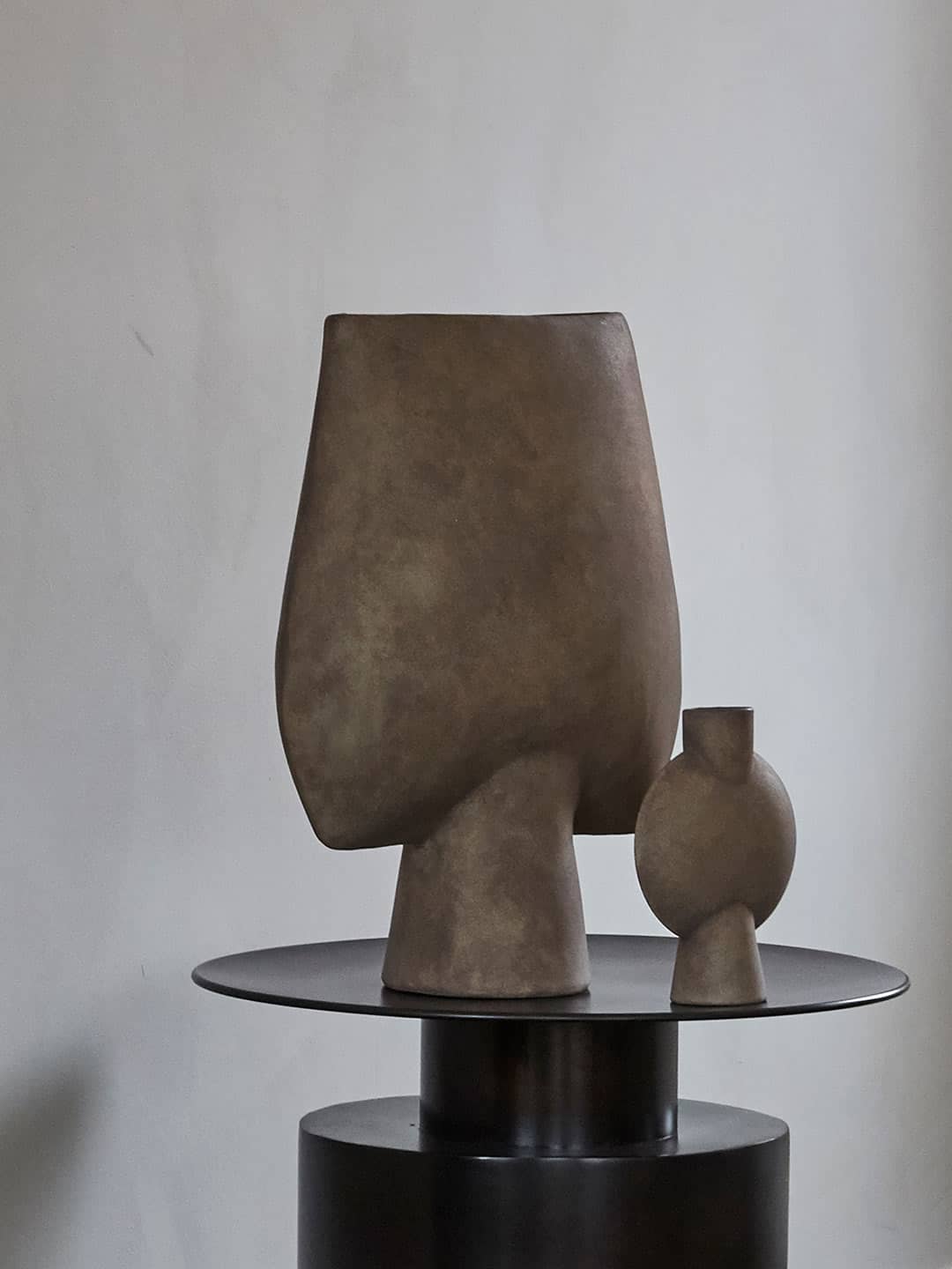 Серая керамическая ваза для стильного пространства 101Copenhagen Bubl