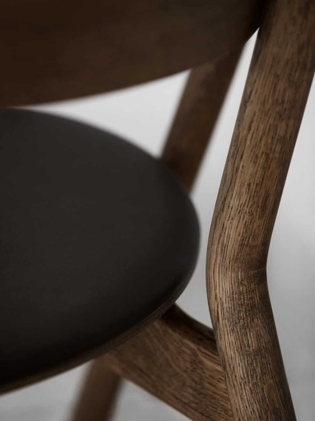 Дизайнерское кресло для отдыха Northern Oaki с кожаным сиденьем