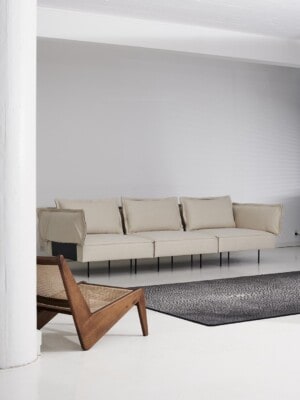 Премиум диван HANDVARK Modular в сочетании с креслом