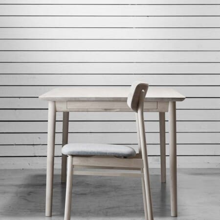Стильный обеденный стул Stolab Prima Vista в светлом интерьере