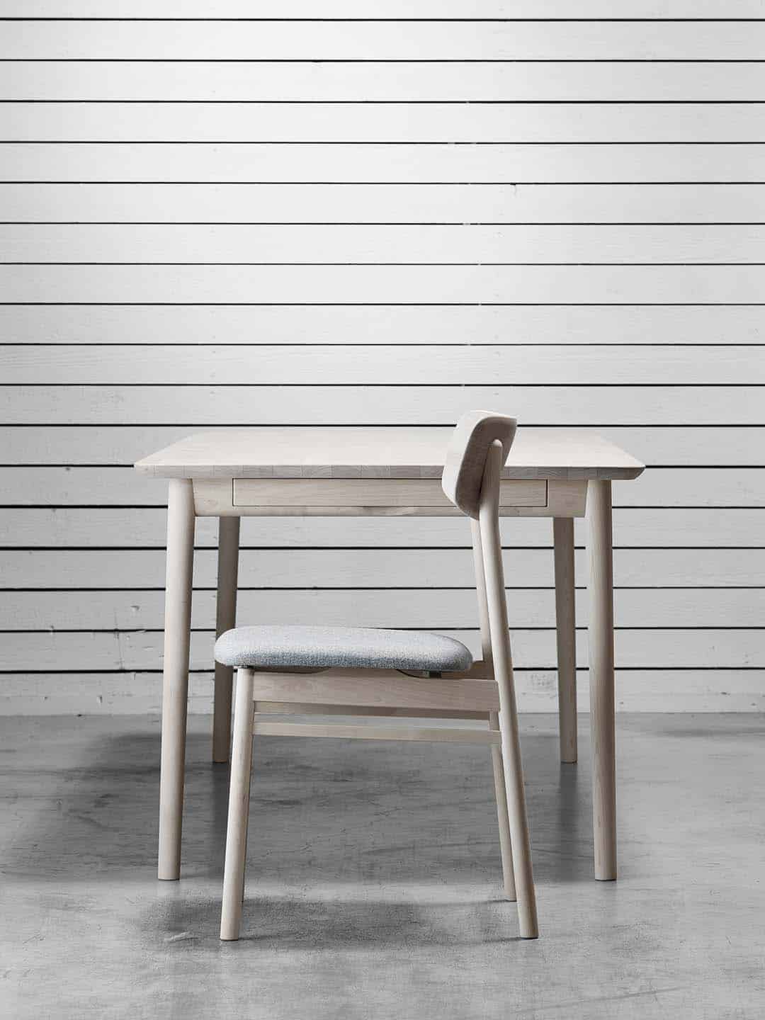 Стильный обеденный стул Stolab Prima Vista в светлом интерьере