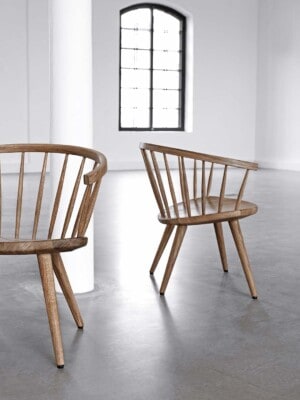Дизайнерское кресло для отдыха Stolab Arka в светлом помещении