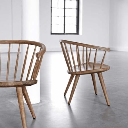 Дизайнерское кресло для отдыха Stolab Arka в светлом помещении