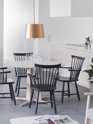 Дизайнерский стол Stolab Annie Pedestal в скандинавском интерьере