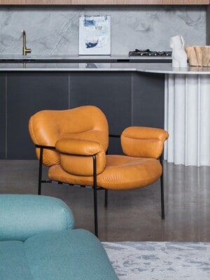 Дизайнерское кресло Fogia Bollo в скандинавском интерьере