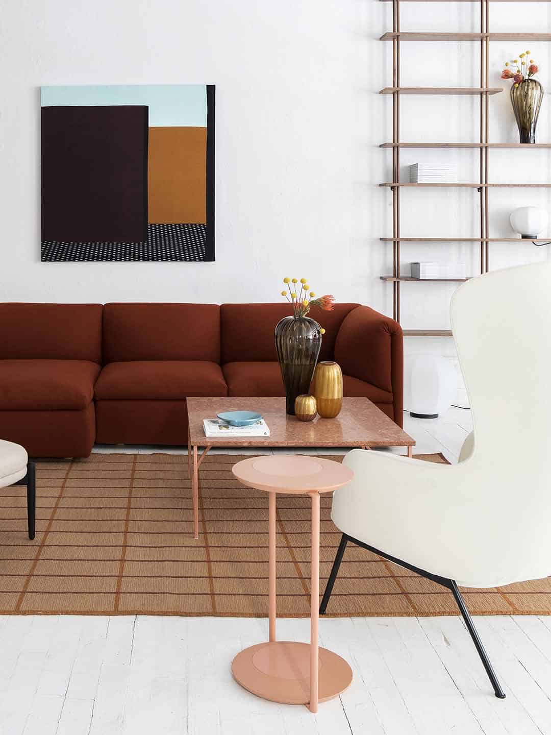 Дизайнерское кресло Fogia Mame в минималистичном интерьере