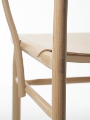 Стильное кресло Garsnas Madonna II из натуральной древесины