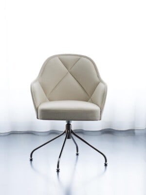 Офисное кресло Garsnas Lina на ножках в скандинавском стиле в белом интерьере