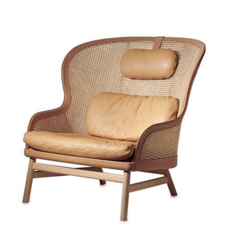 Деревянное кресло Garsnas Dandy с обивкой из коньячной кожи