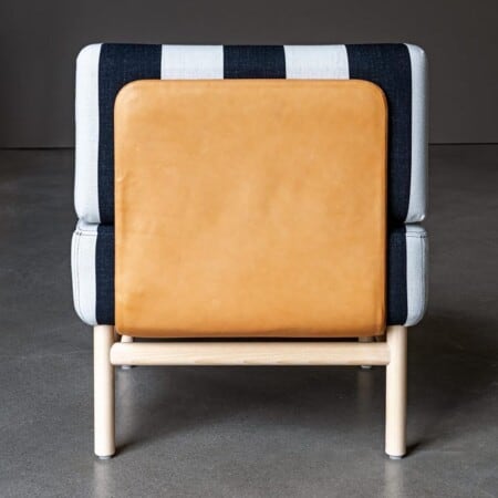 Дизайнерское кресло Garsnas Pop в минималистичном интерьере