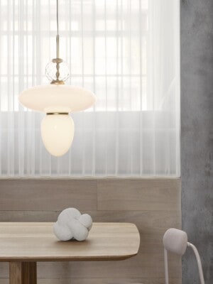 Красивый подвесной светильник Rizzatto 43 в минималистичном интерьере