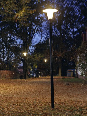 Уличный светильник Zero Lighting Berzeli в скандинавском стиле черного цвета