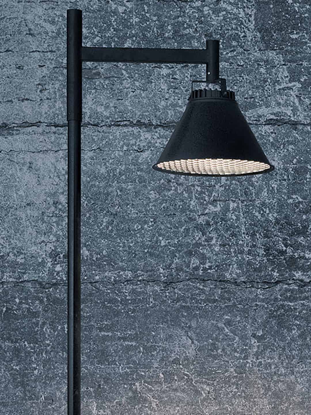 Уличный светильник Zero Lighting City Pole Asymmetrical в скандинавском стиле
