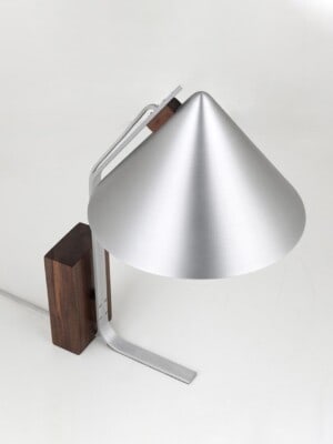 Металлическая настольная лампа Kristina Dam Cone в скандинавском стиле