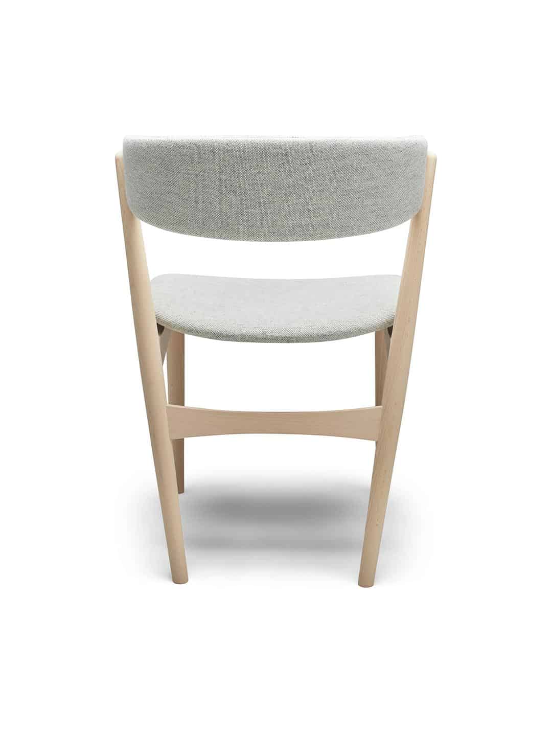 Скандинавский обеденный стул Sibast №7 с обивкой из белой шерсти