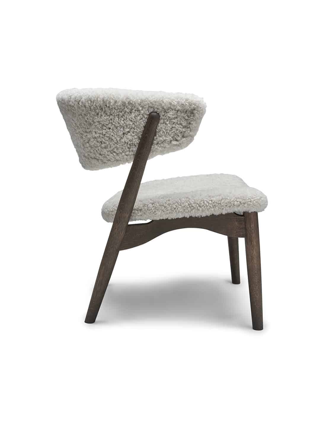 Дизайнерское кресло для отдыха Sibast №7 с обивкой из белой овечьей шерсти