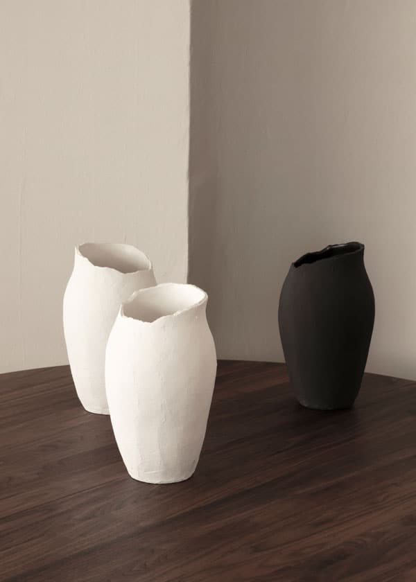 керамические вазы в качестве декора