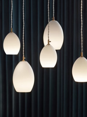 Классический подвесной светильник Northern Unika в стильном интерьере