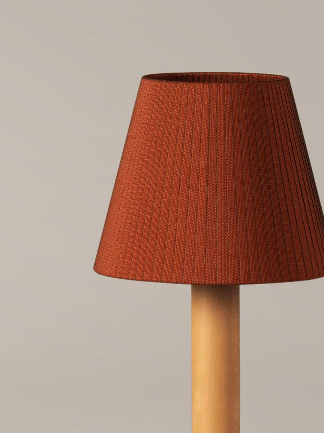 Дорогой настольная лампа Santa Cole Basica M1 для стильного интерьера