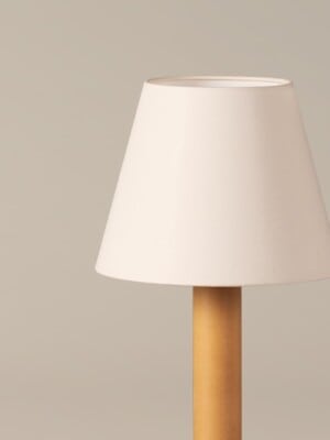 Элегантный настольная лампа Santa Cole Basica M1 из белого льна