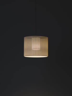 Дизайнерский подвесной светильник Santa Cole Moare Liviana в темном интерьере