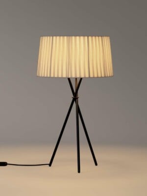 Премиальная настольная лампа Santa Cole Tripode для красивого интерьера
