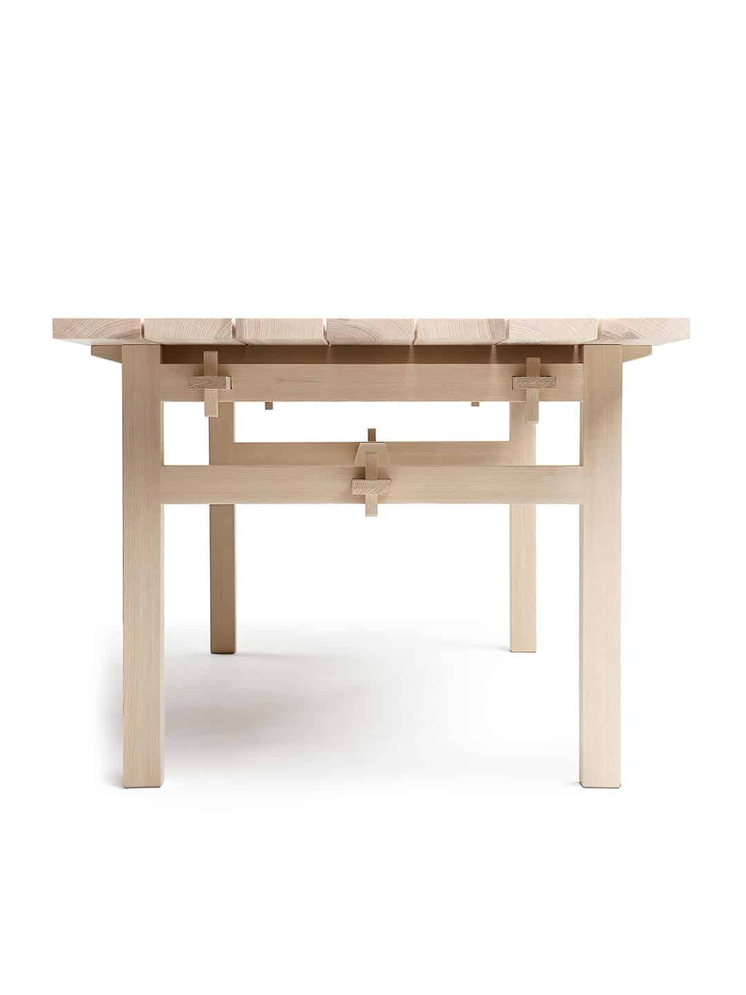 Классический обеденный стол Nikari Arkipelago KVP10 из натуральной древесины